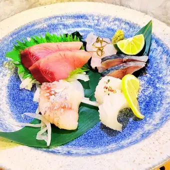 阿波尾鶏と地魚刺身、AWABEER2種を楽しむ飲み放題付き贅沢コース