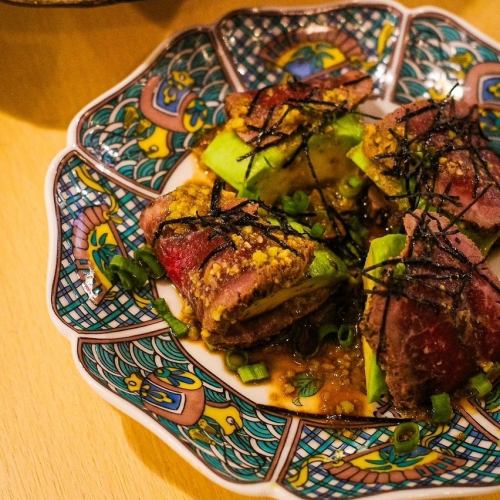 ローストビーフとアボカドの特製ワサビーフ