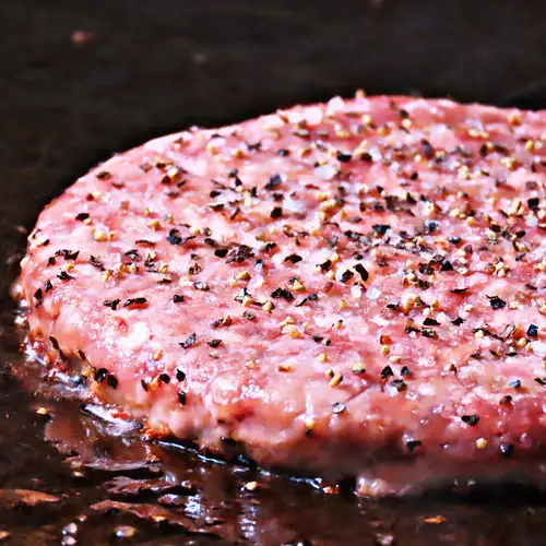 【肉質鮮美濃鬱】100%安格斯牛肉餅！