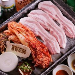 Thickly sliced samgyeopsal (1 portion)