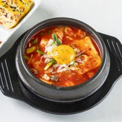 Seafood pure tofu jjigae