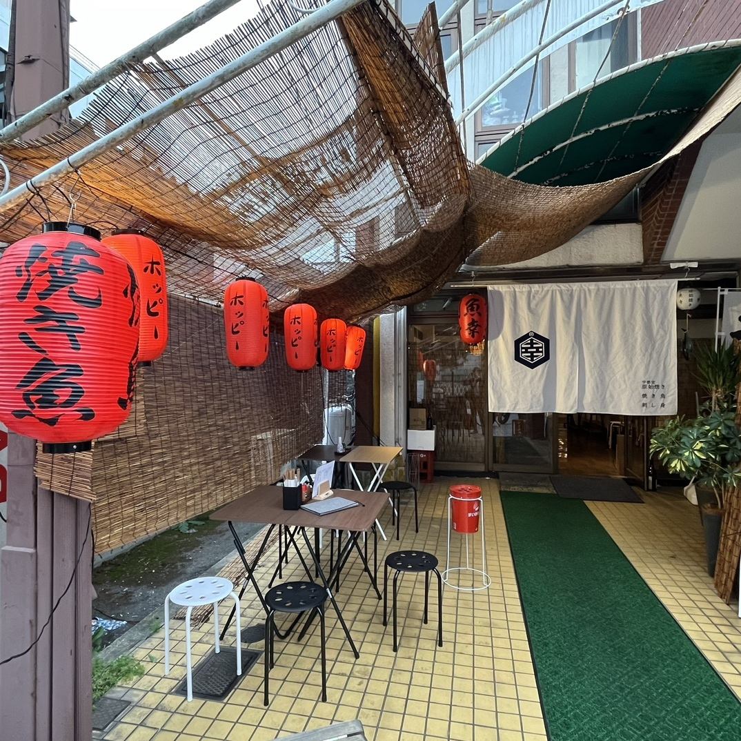 日曜日はお昼12時から通し営業♪ランチから昼飲みまで◎