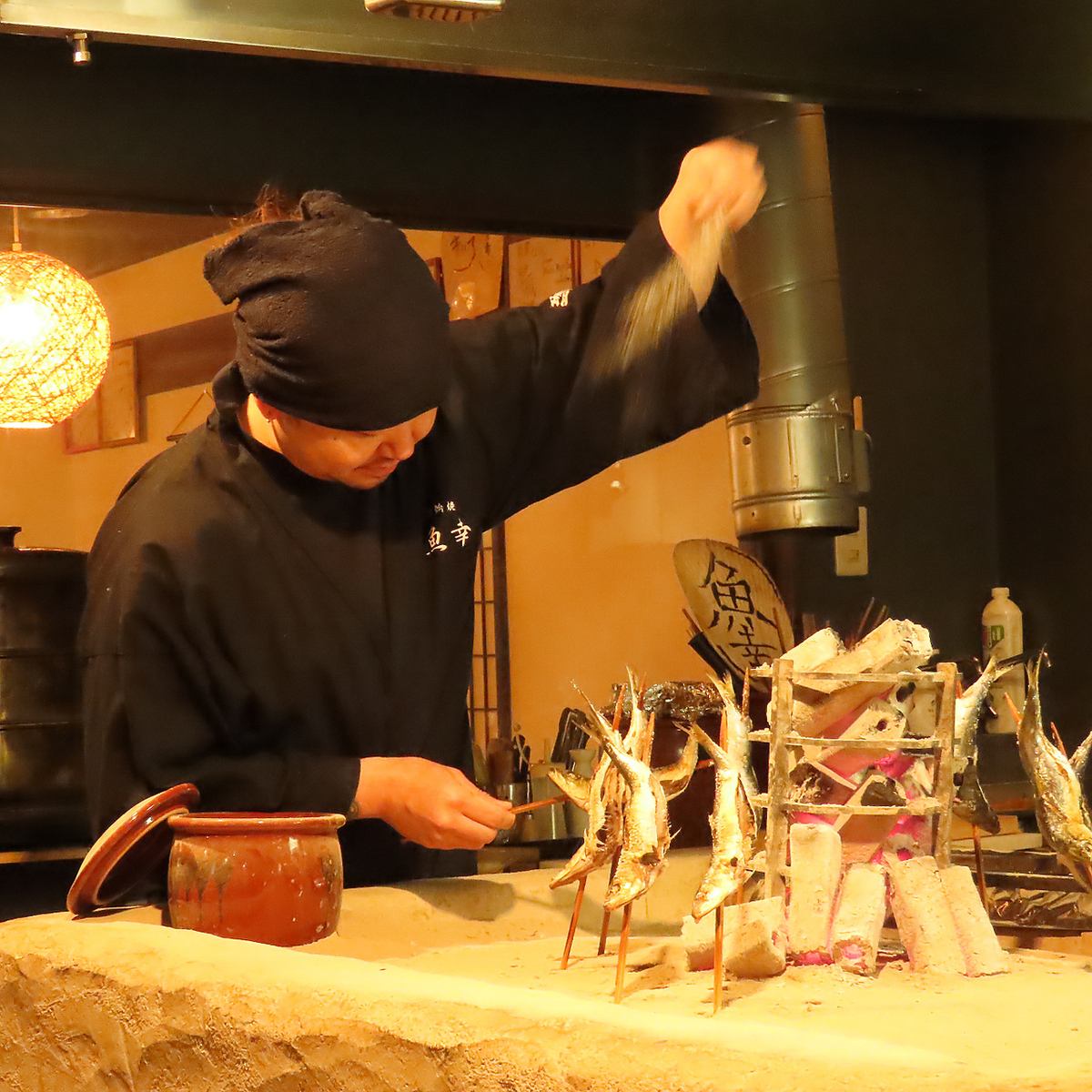 当日仕入れた鮮魚を一尾まるまる塩焼きに！贅沢なひと時をぜひ♪