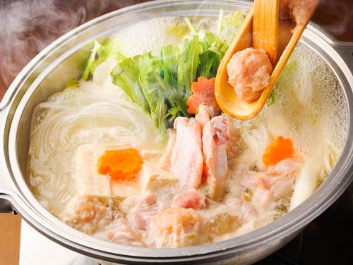 鶏料理専門が提供する、スープに秘訣あり！水炊き鍋！！