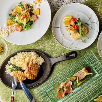 日～木　【2時間飲み放題付】チキンのソテーとバターライスをメインに全5品　- Cabin course -