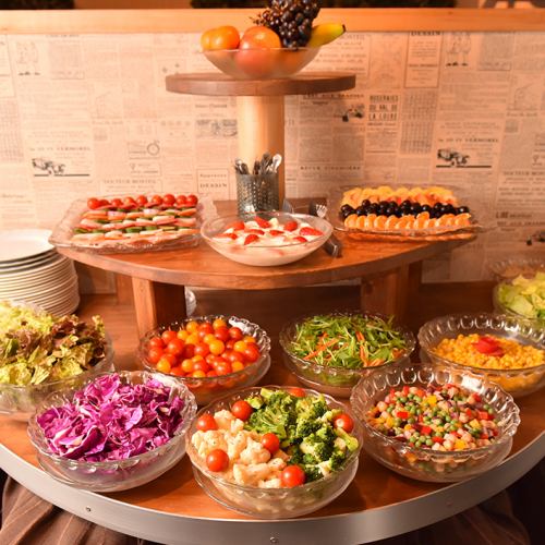Ideal for lunch! There is a salad bar!