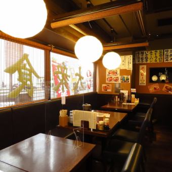 Please enjoy our proud fresh fish in a space full of Japanese atmosphere.