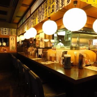 The immersive counter is popular for quick drinking alone and for dates.