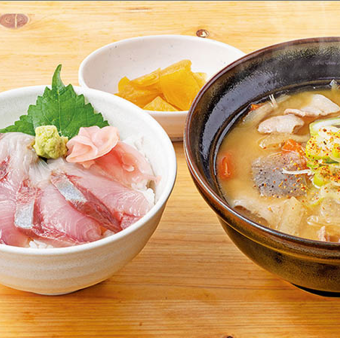 【新鮮】寒ブリ小丼と豚汁<定食>