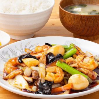 ＜特選定食：月＞八宝菜