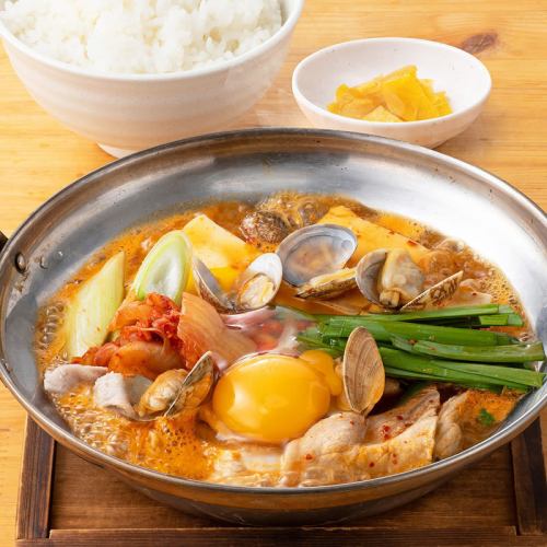 ＜鍋定食：月＞本格スンドゥブ定食