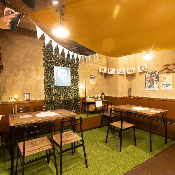 We will provide you with table or counter seating according to the number of people in your party.The friendly and lively interior of the store is reminiscent of a campsite.We strive to create a store where you can take a moment to relax.Enjoy our carefully made homemade dishes in a camp-style restaurant.