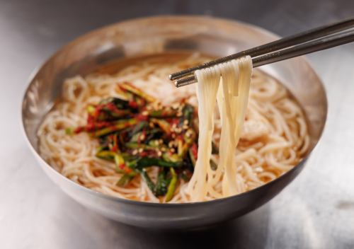 鶏出汁韓国冷麺