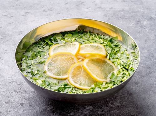 ミナリとレモンの冷麺