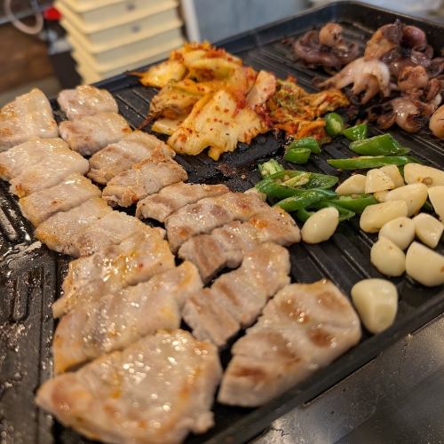 Jjukumi Samgyeopsal