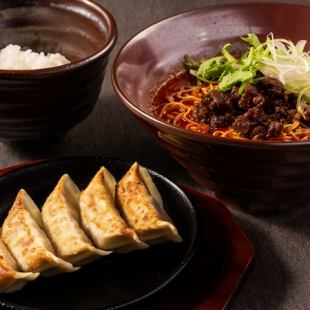 熊八餃子定食