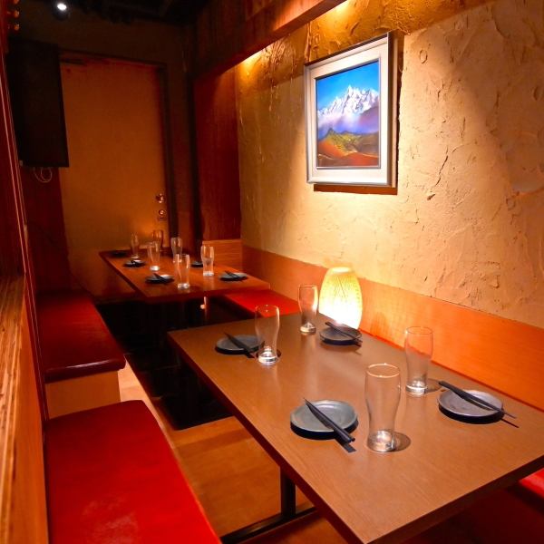 An adult space with a calm atmosphere for adults♪We have seats for 2 to 4 people, depending on the number of people♪Drinking parties, girls' parties, birthday parties, etc. We are inundated with inquiries! We also have a private room for groups of up to 40 people♪