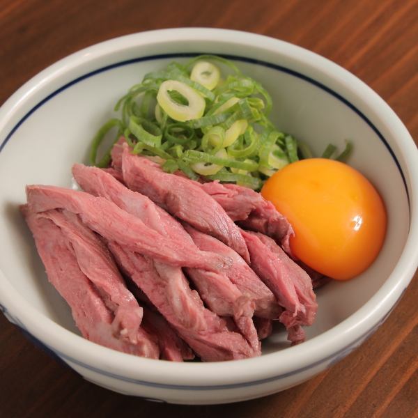 低温調理の和牛ユッケ