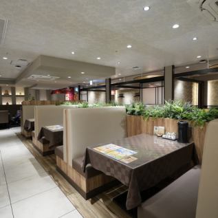 ごゆっくり落ち着けるテーブルのBOX席を完備。BOX席はママ会や女子会、会社宴会や少人数宴会(4名様まで)がおすすめです♪人気のお席になっており、ご予約がとりにくくなっていますので、ご予約はお早目にお問合せください。