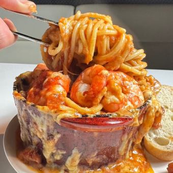 Starting April 1st: Shrimp Volcano Pasta - 2600 yen per serving. Reservations only for seating. Advance reservations required! Reservations for this item only.