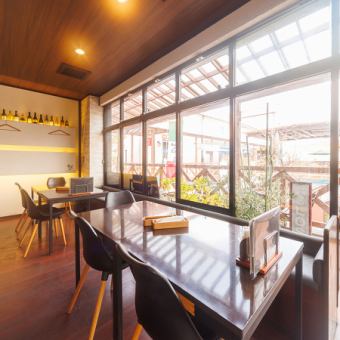 地元のご友人との時間にぴったり！親しい仲間と美味しい料理を囲みながら楽しいひとときをお過ごしください。