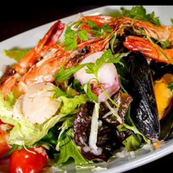 魚介の地中海風サラダ