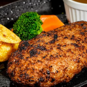 鉄板ハンバーグ(牛・豚・馬)