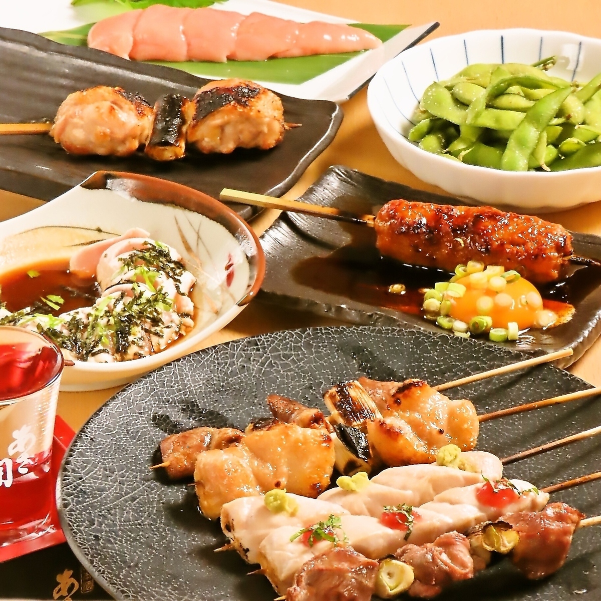 我们提供5000日元的畅饮套餐！尽情享用Torihachi的精致烤串吧！