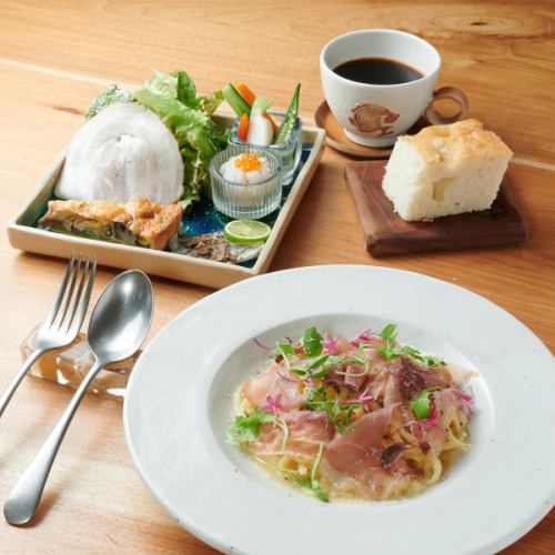 自家製モチモチ生パスタ