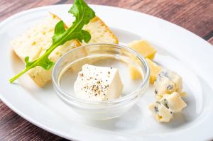 Cheese platter (1 serving)