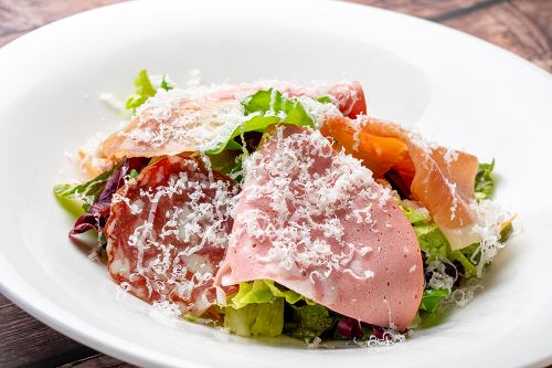 Luxury salad with three kinds of ham (regular)