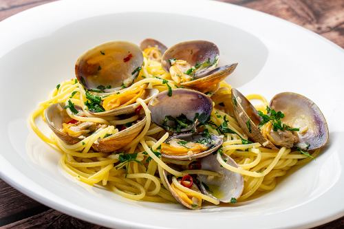 [Garlic sauce] Vongole Bianco with clams from Akkeshi, Hokkaido