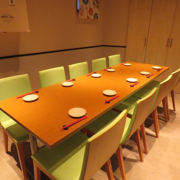 宴会、接待、1人でのサク飯など様々なシーンで利用できる落ち着いた店内。一度来店した方はリピートすること間違いなしの満足度。心地の良い距離感を大切にしております。