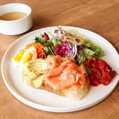 サーモンサラダプレート