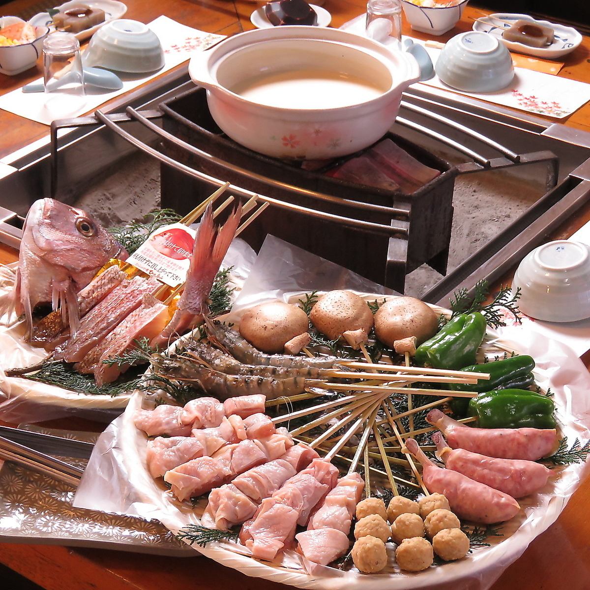 Enjoy the Japanese space with Irori-yaki.A hideaway boasting Hinatori skewers and seafood skewers ♪
