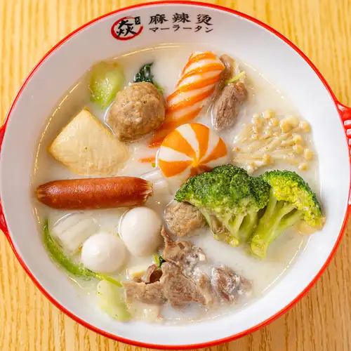 牛骨スープで味わう濃厚マーラータン