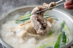 丸鶏丸々！鶏白湯スープを煮込んだタッカンマリ　１人前