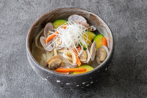 あさりのカクグス（韓国うどん）