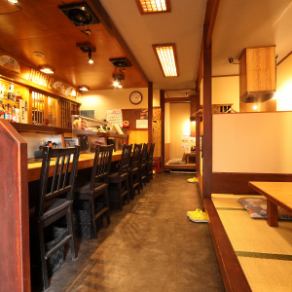 [4 people x 2 tables] You can enjoy your meal while relaxing at the slightly raised tatami room table.You can use it in various situations such as after work, after shopping, or with friends.