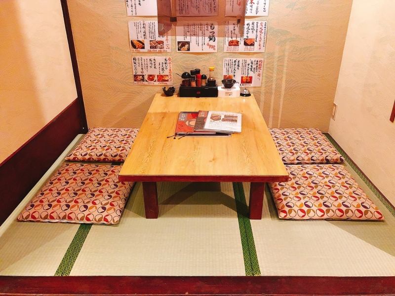 《ゆったりと寛げる店内》温かみありモダンな空間の店内は居心地がよくつい長居してしまいたくなるような雰囲気です。当店こだわりの料理と一緒にお食事をお楽しみください♪