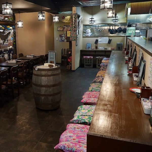 カウンター席はチケット制を導入！テーブル席よりもお安くご提供しております！ちょい飲み・しこたま飲みたい方にも！お得にぱいかじをお楽しみください♪