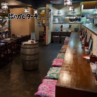 カウンター席もご用意しております。1人で飲むのもよし友人と楽しく飲むのもよしです◎