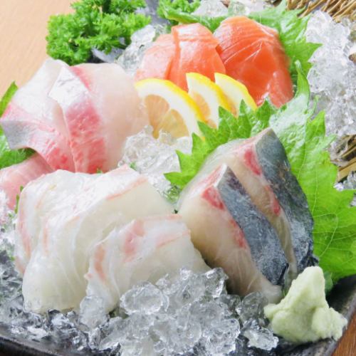 히로시마 역 바로의 인기 가게! 일본 × 중 × 한 요리 이자카야 삼국단 일품 일품 요리를 장인이 마음을 담아 만들어드립니다.