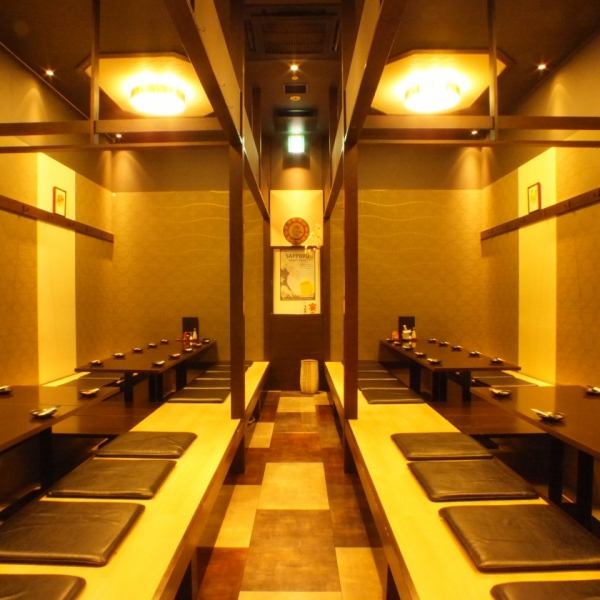 Of course, the price is cheap, but at the Mikunidan, which is particular about customer service, atmosphere, and handmade, for a banquet where you want a sense of unity with a large number of people, horigotatsu seats can accommodate up to 52 people, and for a banquet where you want a private feeling, up to 20 people are OK. We have prepared a healing and relaxing space such as a table private room, a box seat for 2 to 8 people when you want to drink with a small group or after work.