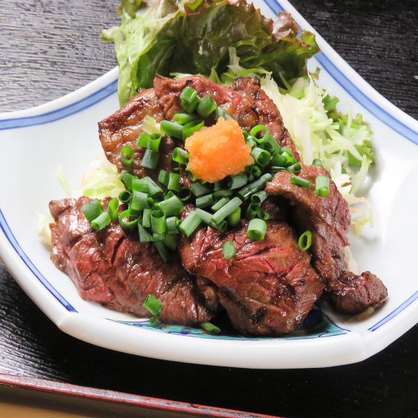 A popular one-dish dish that has continued since its establishment in 1986! “Beef Tataki (skirt steak)” 1,650 yen (tax included)