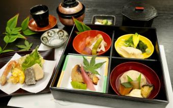 ☆Lunch menu: Shokado bento [Miyabi] (wheat gluten tempura)