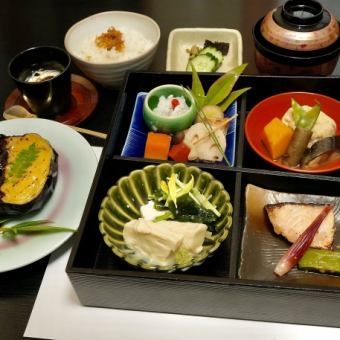 ☆Lunch menu: Shokado bento (Kamo eggplant dengaku) [seasonal limited]