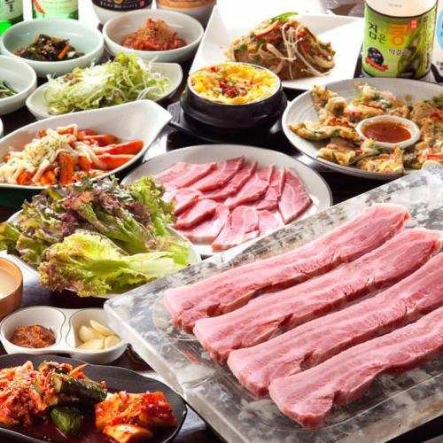 ≪本格韓国料理とサムギョプサル≫食べ放題コースは2,500(税別)から！