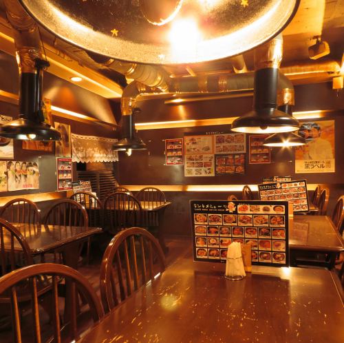 The dining-bar-style shop is casual, modern and fashionable ♪ perfect for girls' meetings and dating!