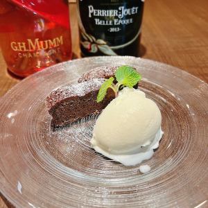 ショコラブラウニーとバニラアイス